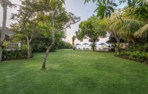 Fully Staffed Oceanfront Beach Estate - Nusa Lembongan, Indonesia