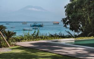 Fully Staffed Oceanfront Beach Estate - Nusa Lembongan, Indonesia