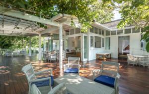 Fully Staffed Oceanfront Beach Estate - Nusa Lembongan, Indonesia