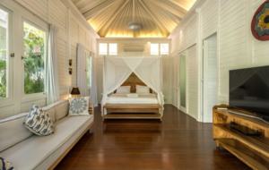 Fully Staffed Oceanfront Beach Estate - Nusa Lembongan, Indonesia