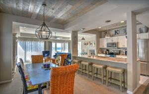 Lake of the Ozarks Waterfront Retreat - Lake Ozark, Missouri