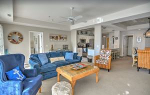 Lake of the Ozarks Waterfront Retreat - Lake Ozark, Missouri