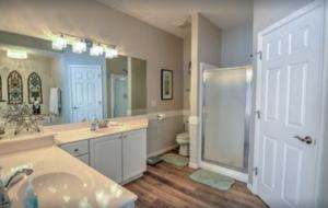 Lake of the Ozarks Waterfront Retreat - Lake Ozark, Missouri