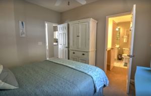 Lake of the Ozarks Waterfront Retreat - Lake Ozark, Missouri