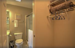 Lake of the Ozarks Waterfront Retreat - Lake Ozark, Missouri