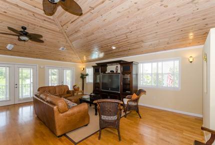 Oceanfront Luxury Lodge and Cottage - Marathon, Florida