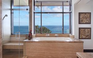 Modern Laguna Beach Coastline Villa (R) - Laguna Beach, California