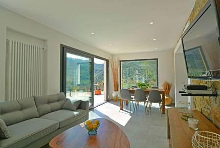 Mountainside Villa with Beach Proximity Villa