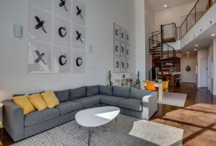Stunning City View Loft