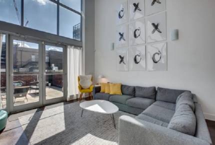 Stunning City View Loft