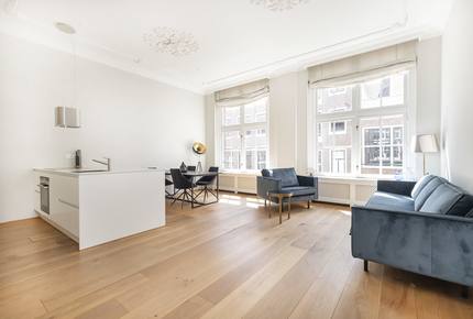 Chic Amsterdam Apartment - Amsterdam, Netherlands