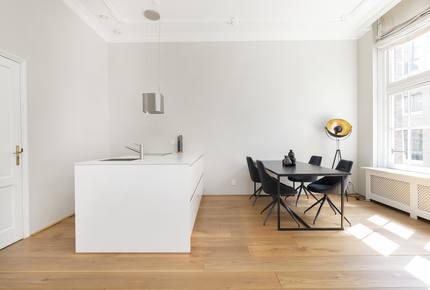 Chic Amsterdam Apartment - Amsterdam, Netherlands