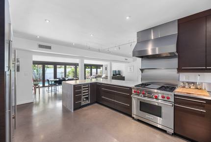 Family-friendly Luxe Fort Lauderdale Pool House