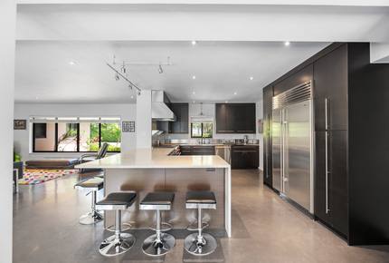 Family-friendly Luxe Fort Lauderdale Pool House