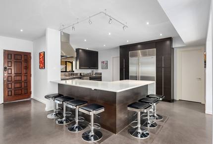 Family-friendly Luxe Fort Lauderdale Pool House