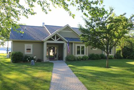 Ripley Manor - Cambridge, Wisconsin