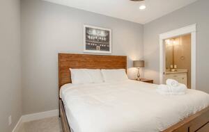 Luxury 12 South Nashville Cottage - Nashville, Tennessee