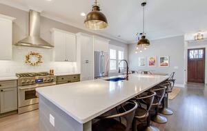 Luxury 12 South Nashville Cottage - Nashville, Tennessee