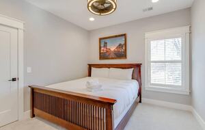 Luxury 12 South Nashville Cottage - Nashville, Tennessee