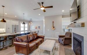 Luxury 12 South Nashville Cottage - Nashville, Tennessee