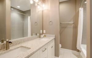 Luxury 12 South Nashville Cottage - Nashville, Tennessee