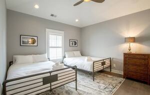 Luxury 12 South Nashville Cottage - Nashville, Tennessee