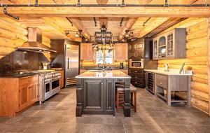 Custom Luxury Log Home at Sugarloaf Mountain - Dickerson, Maryland