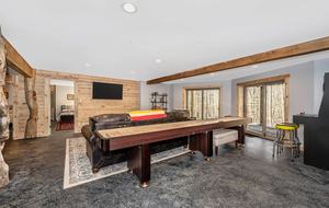 Custom Luxury Log Home at Sugarloaf Mountain - Dickerson, Maryland