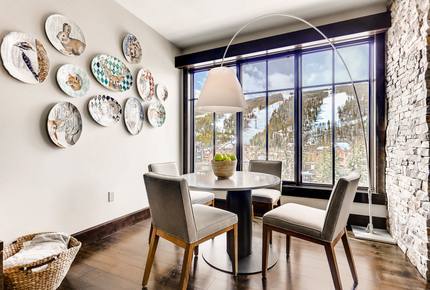 Lionshead Mountain-View Condo, Steps to Gondola