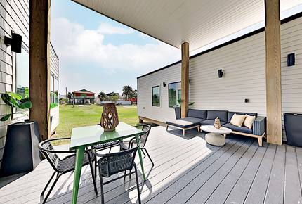 New Listing! Modern Beachside Bliss w/ Patio - Port Aransas, Texas
