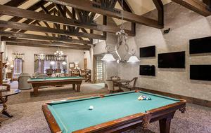 Home exchange at The Club at Big Bear Village, clubhouse billiards
