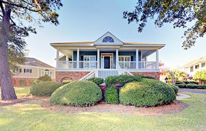Lakeside Home on Golf Course w/ Deck & Game Room - Georgetown, South Carolina