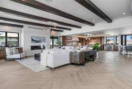 Luxurious New Beach Home
