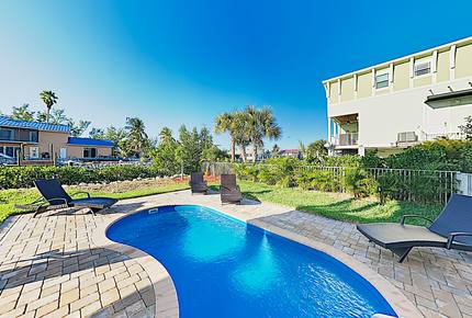 Marathon Caye Canal House