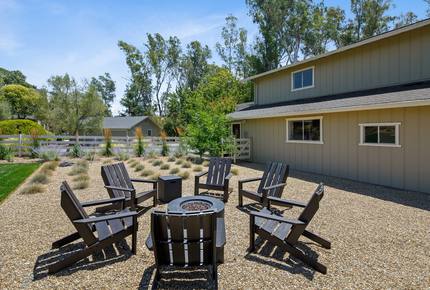 Gorgeous Wine Country Home w/ Pool, Hot Tub & Barn