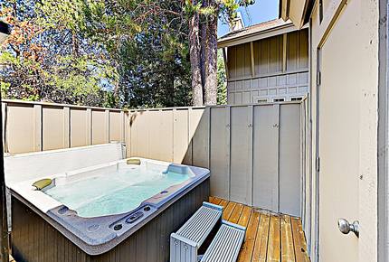 New Listing! “44 Freemont Crossing” w/ Hot Tub