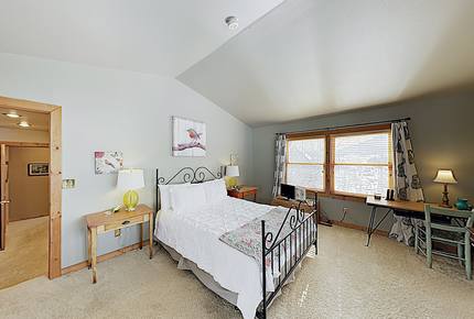 New Listing! Inviting Mountain Home w/ Hot Tub - Dillon, Colorado