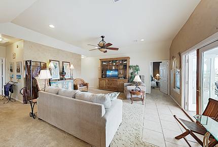 New Listing! Bayfront Home w/ Deck & Fishing Pier