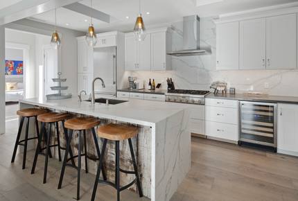 Luxe New Wine Country Gem w/ Backyard Eden & Pool
