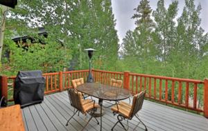 Gas grill and deck seating for 6