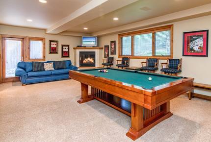 Luxury Home w/ Hot Tub & Sauna – 1 Block to Beach!