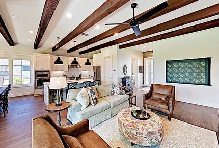 Luxury Reserve at Lake Travis Retreat with Hot Tub