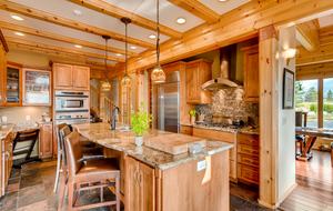 Luxe Estate with Hot Tub, Theater & Chef's Kitchen - Breckenridge, Colorado
