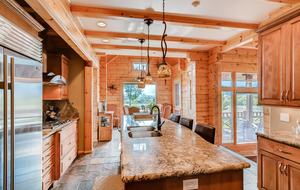 Luxe Estate with Hot Tub, Theater & Chef's Kitchen - Breckenridge, Colorado