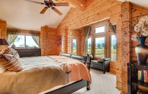 Luxe Estate with Hot Tub, Theater & Chef's Kitchen - Breckenridge, Colorado