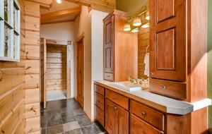 Luxe Estate with Hot Tub, Theater & Chef's Kitchen - Breckenridge, Colorado