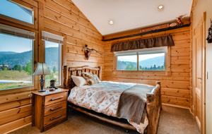 Luxe Estate with Hot Tub, Theater & Chef's Kitchen - Breckenridge, Colorado