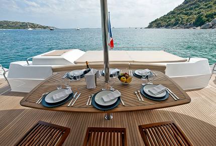 TradeWinds 70ft 5 Cabin Crewed Catamaran Flagship Class – Antigua Sailing Vacation