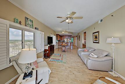 Gulf-Front Condo with Pools & Hot Tub