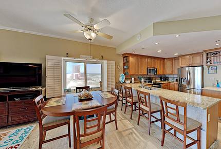 Gulf-Front Condo with Pools & Hot Tub